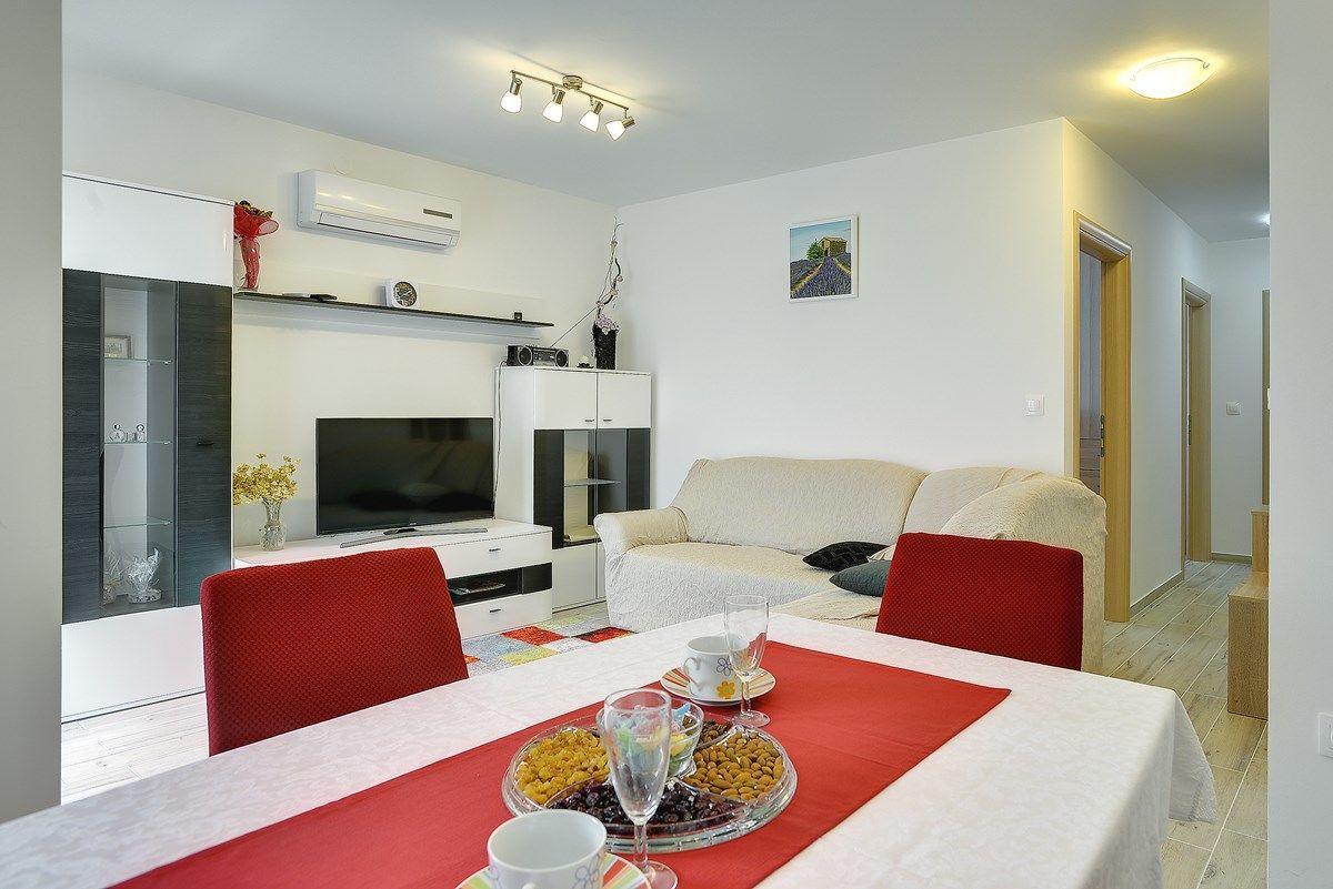 Apartments Elviana Póla Kültér fotó